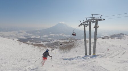 Learn-to-Ski-in-Japan---Only-program-of-its-kind